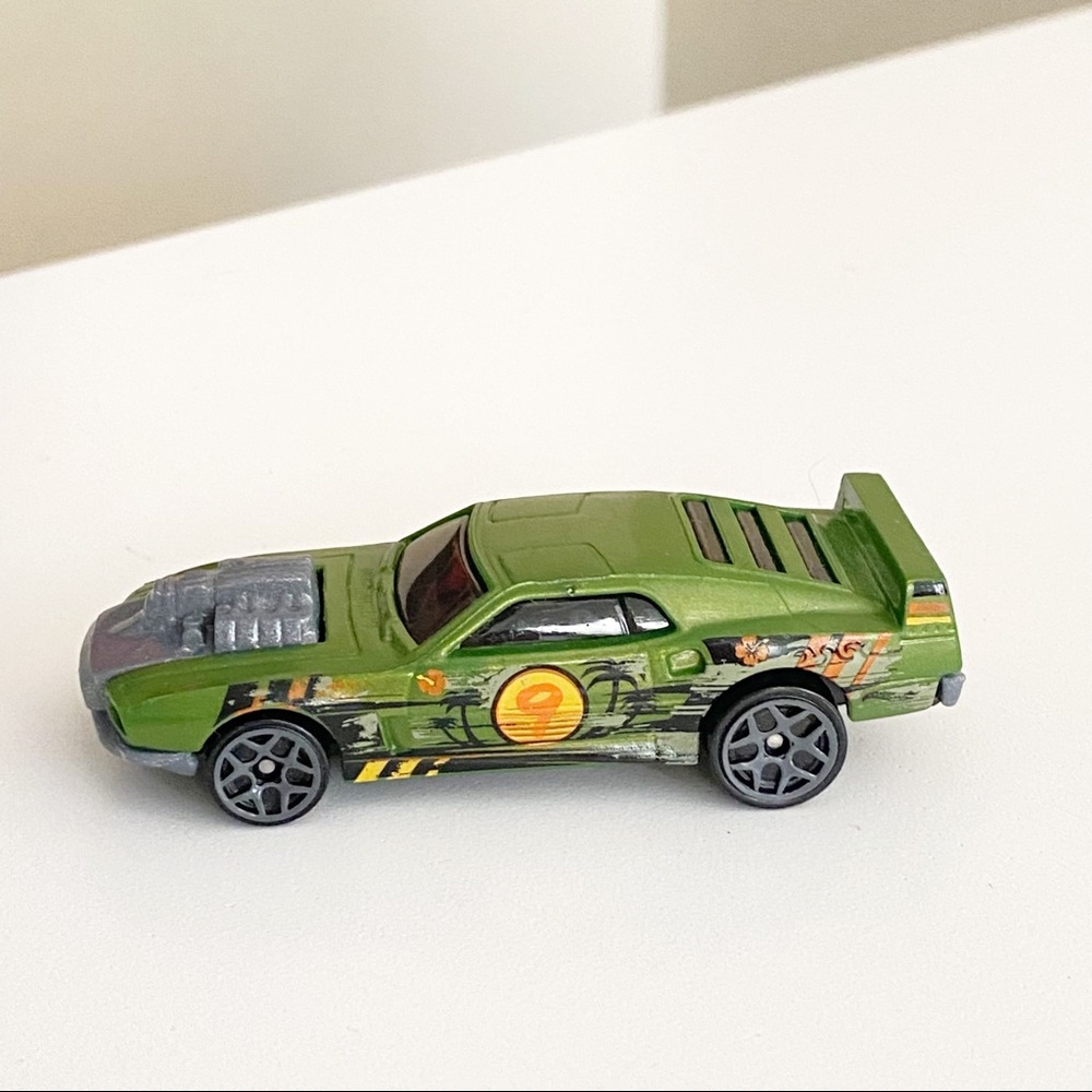 Hot Wheels - 2004 Riveted - Picture 5 of 8
